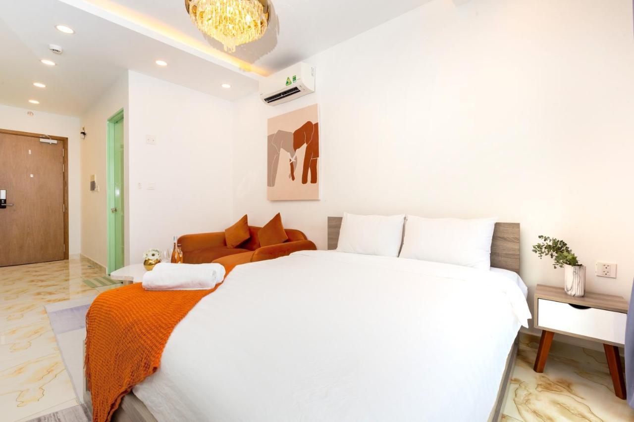 Zo Apartment Millennium - Free Pool For 2Br, 3Br Only Хошимин Экстерьер фото